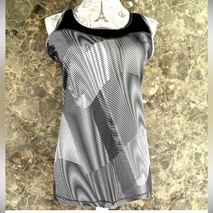 Nike Pro Women's 725493-010 Hypercool Sleeveless Racer Back Tank Top Size Large